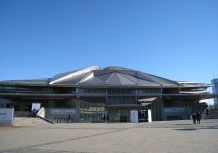 １．体育館正面